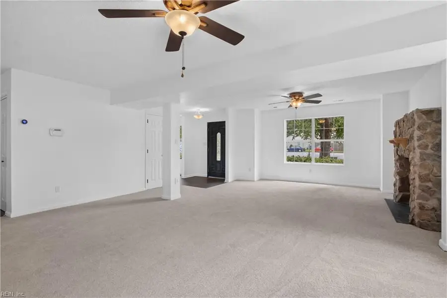 902 Sir Lionel Court, Newport News, VA 23608 - #2