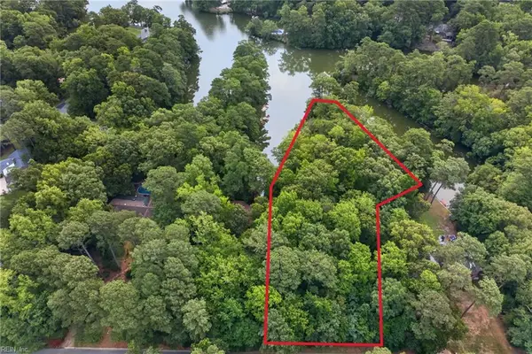 1624 W Adams Drive, Suffolk, VA 23436