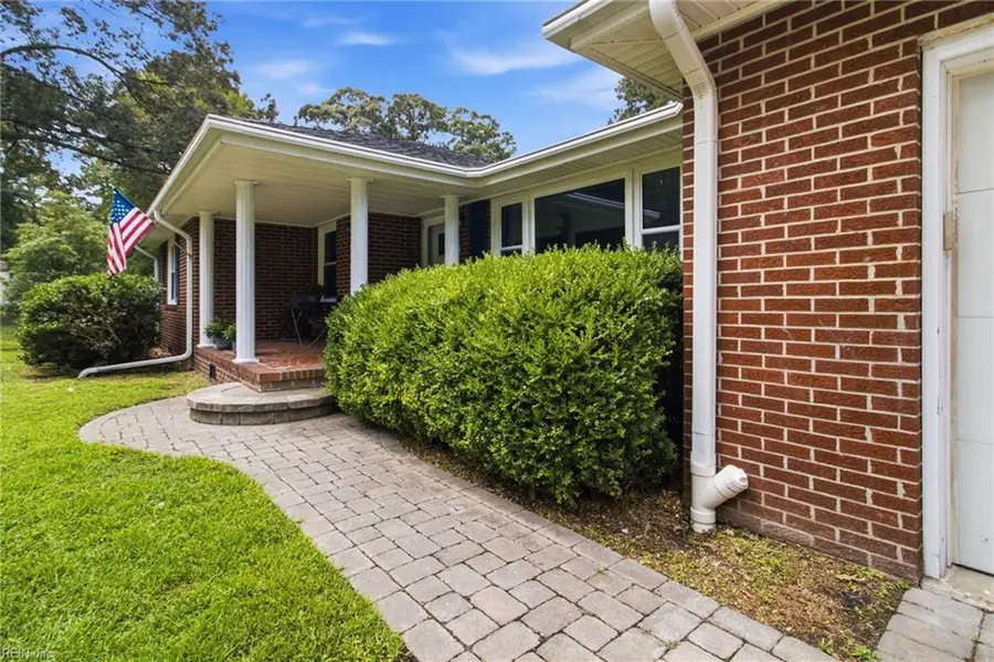208 Woodford Drive, Chesapeake, VA 23322 - #3