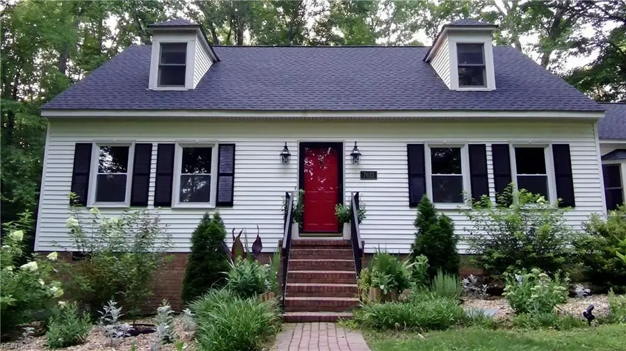 7615 Gloucester Village Drive, Gloucester, VA 23061 - #2