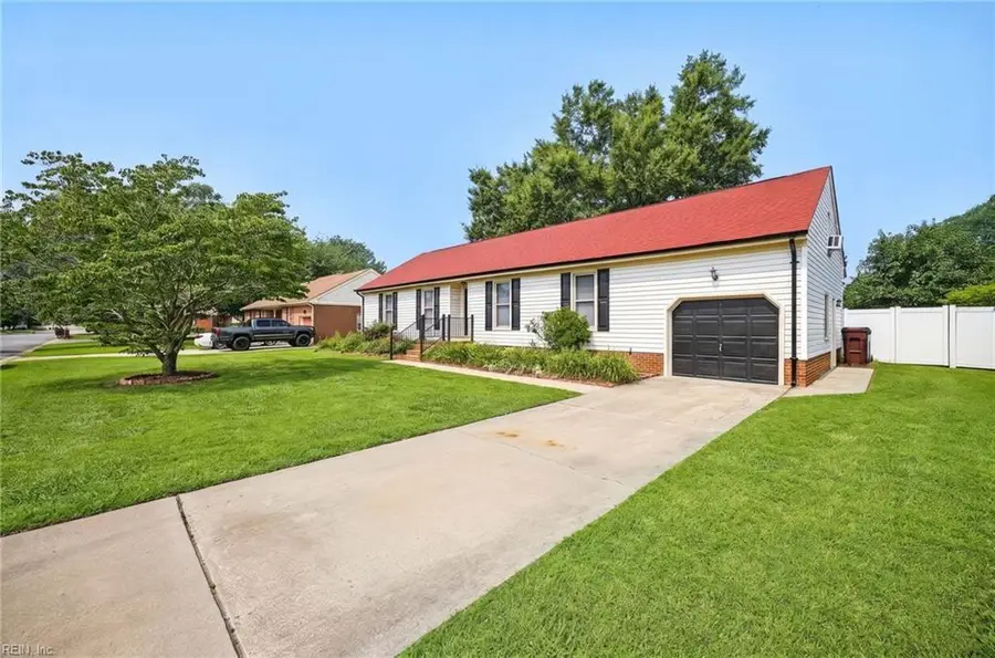 808 Rutherford Drive, Chesapeake, VA 23322 - #3