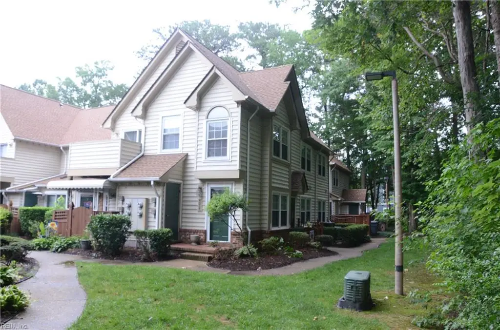 401 Bracknell Arch. Arch #F, Chesapeake, VA 23320 - #1