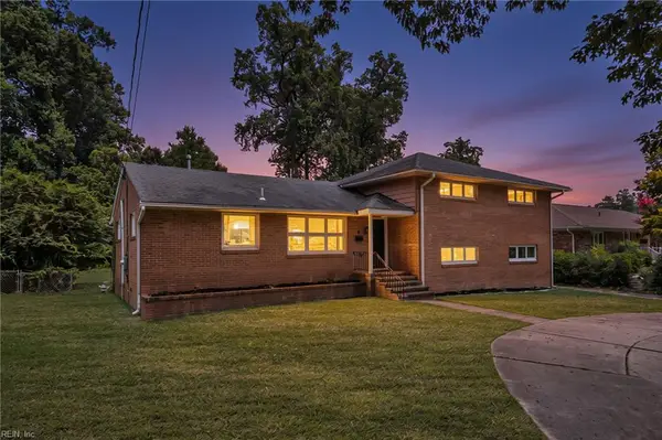 6 Downing Place, Newport News, VA 23606