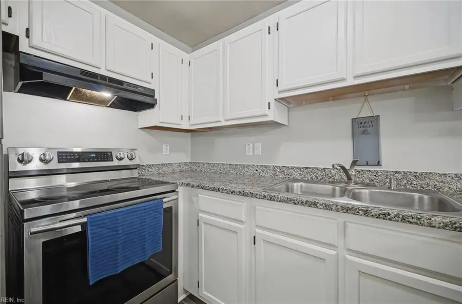 3327 Clover Meadows Drive, Chesapeake, VA 23321 - #3