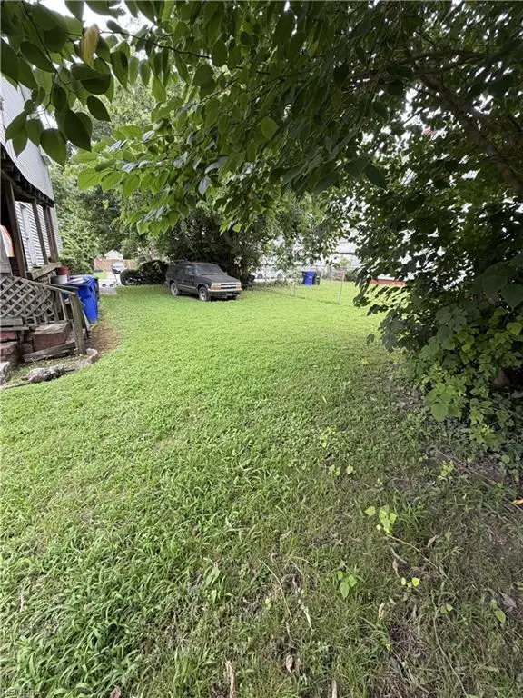 422 Clifton Street, Norfolk, VA 23523 - #2