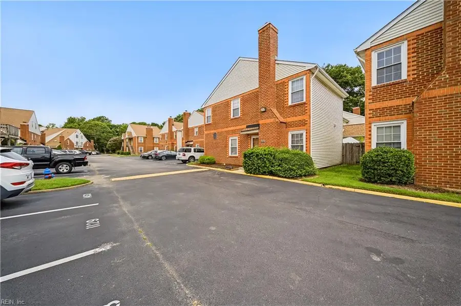 5008 Gatehouse Way, Virginia Beach, VA 23455 - #2