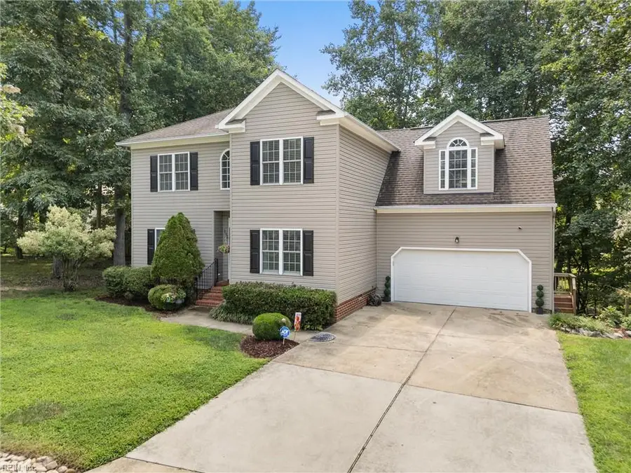 117 Lake Pointe Drive, Newport News, VA 23603 - #2