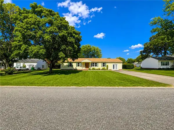 2021 Tidemill Haven Ln Lane, Hayes, VA 23072