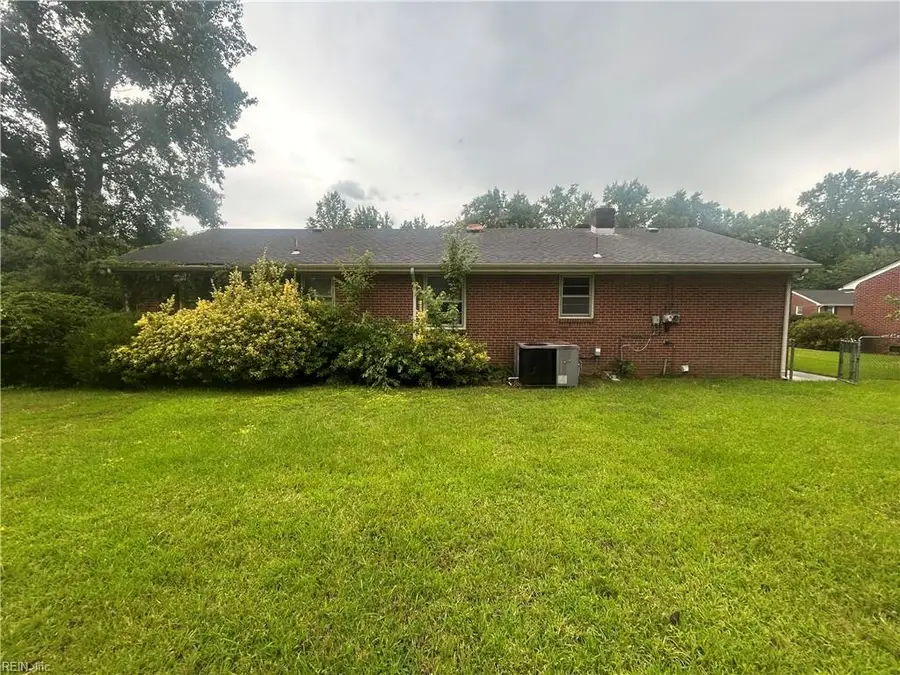 4024 Oak Drive, Chesapeake, VA 23321 - #3