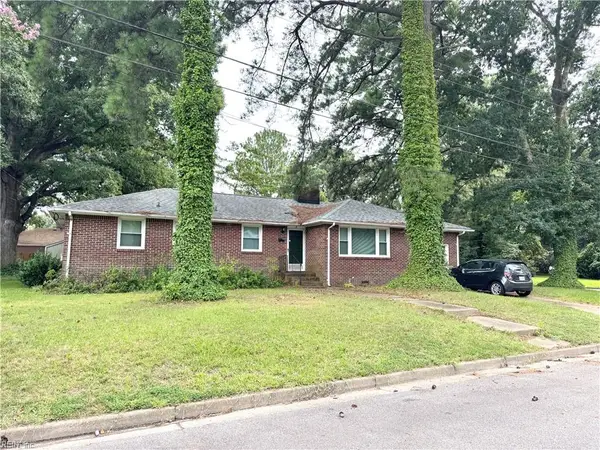 2 Kennedy Dr, Portsmouth, VA 23702