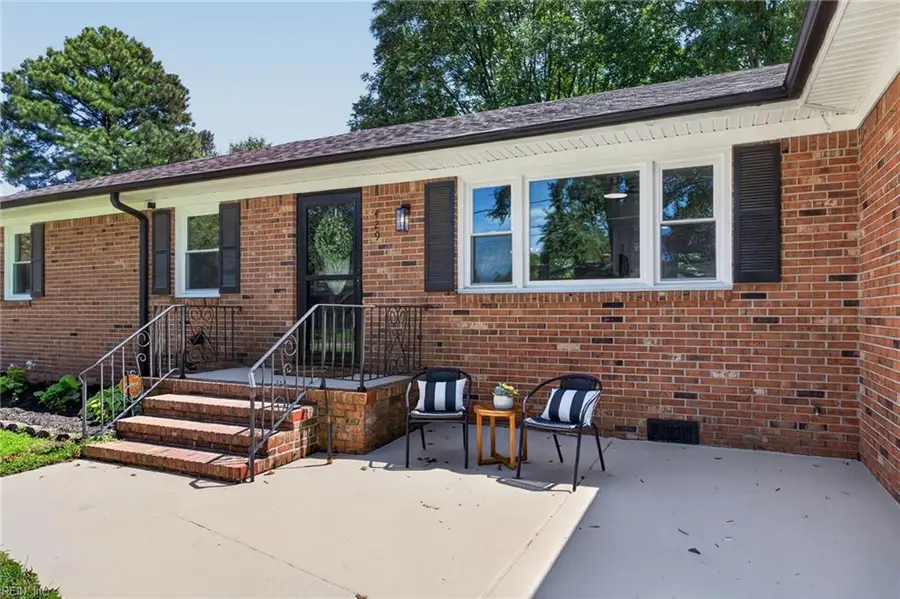 429 Clemson Avenue, Chesapeake, VA 23324 - #2
