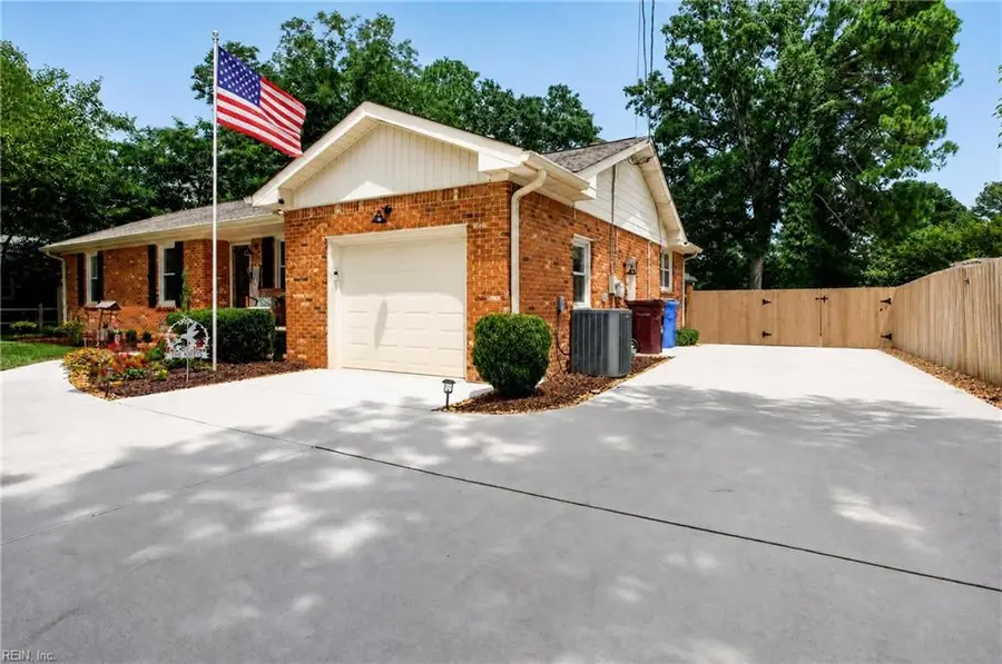 418 Warhawks Road, Chesapeake, VA 23322 - #2