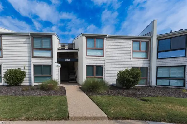 3920 Whispering Oaks Place #102, Virginia Beach, VA 23455