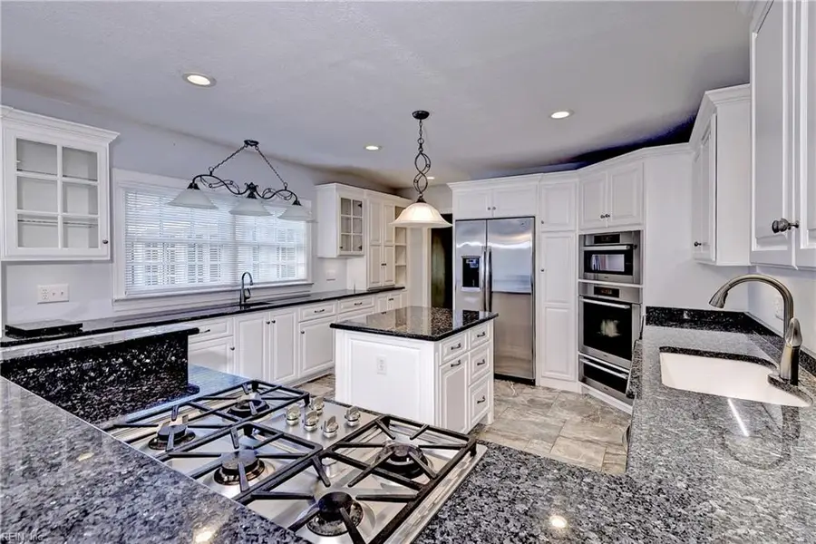 812 Riverside Drive, Newport News, VA 23606 - #3