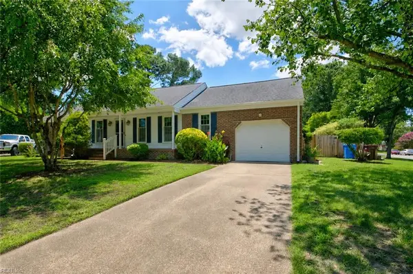 403 Caravelle Court N, Chesapeake, VA 23322