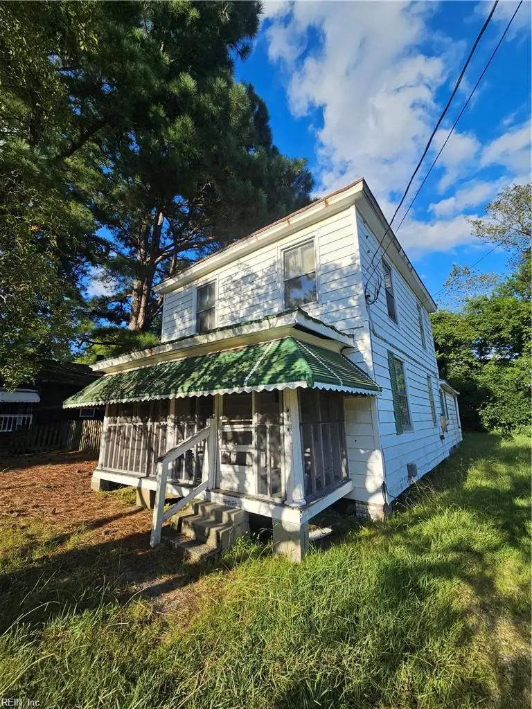 210 N 4th St, Suffolk, VA 23434 - #2