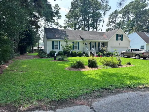 121 Causeway Drive, Chesapeake, VA 23322