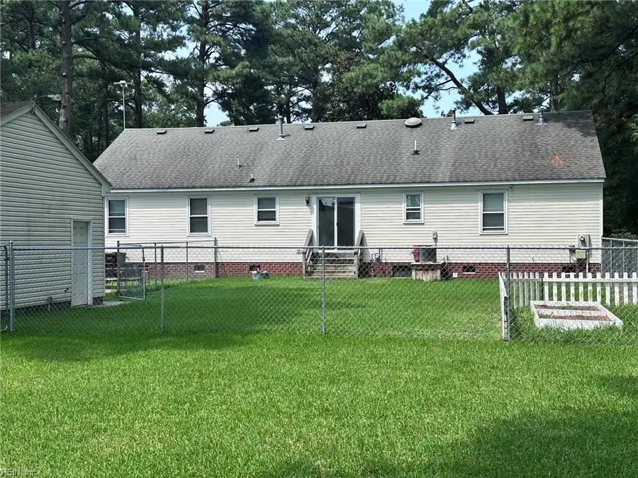 121 Causeway Drive, Chesapeake, VA 23322 - #3