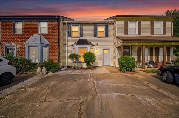 1212 Hillock Crossing, Virginia Beach, VA 23455