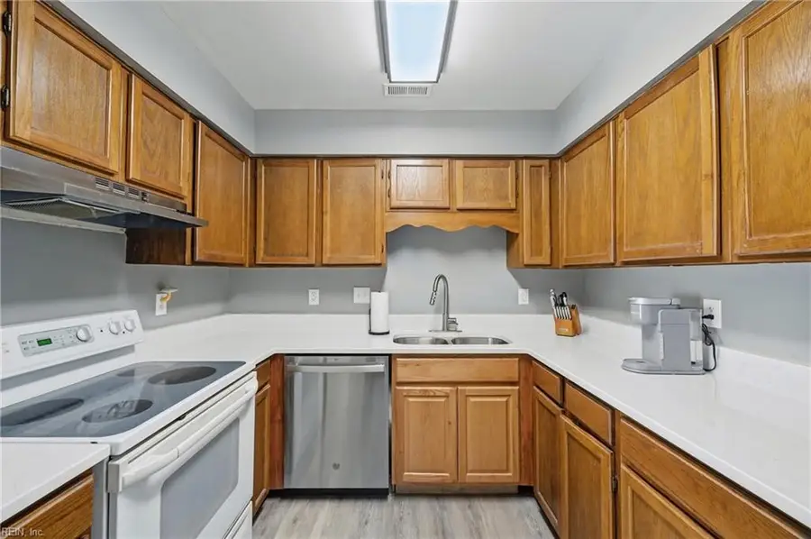 216 Whitewater Drive, Newport News, VA 23608 - #2