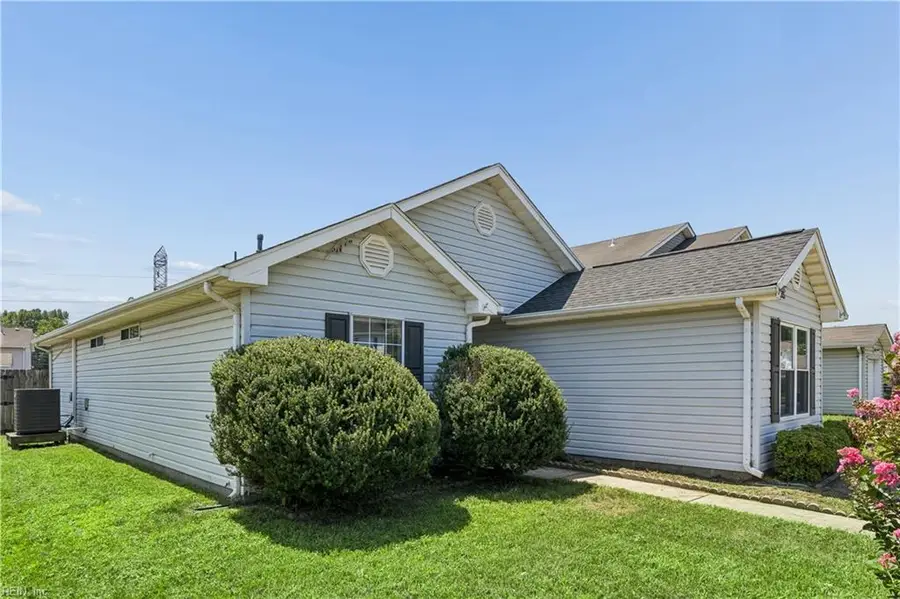 305 Greenfield Crescent, Suffolk, VA 23434 - #2