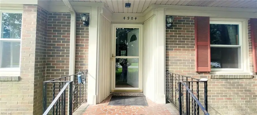 4904 Manor Avenue, Portsmouth, VA 23703 - #2