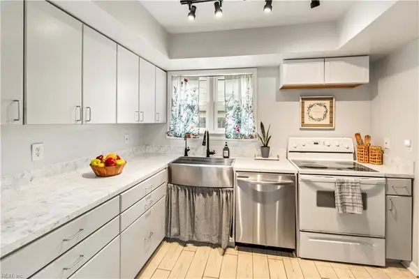 3544 Faraday Lane, Virginia Beach, VA 23452