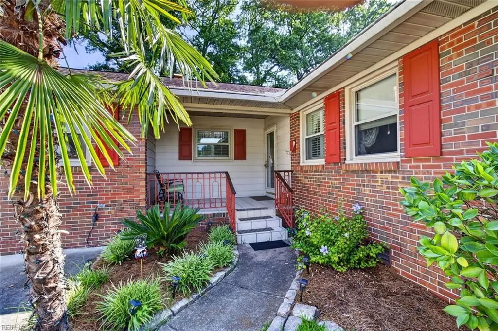 4704 Hunters Point Drive, Portsmouth, VA 23703 - #1