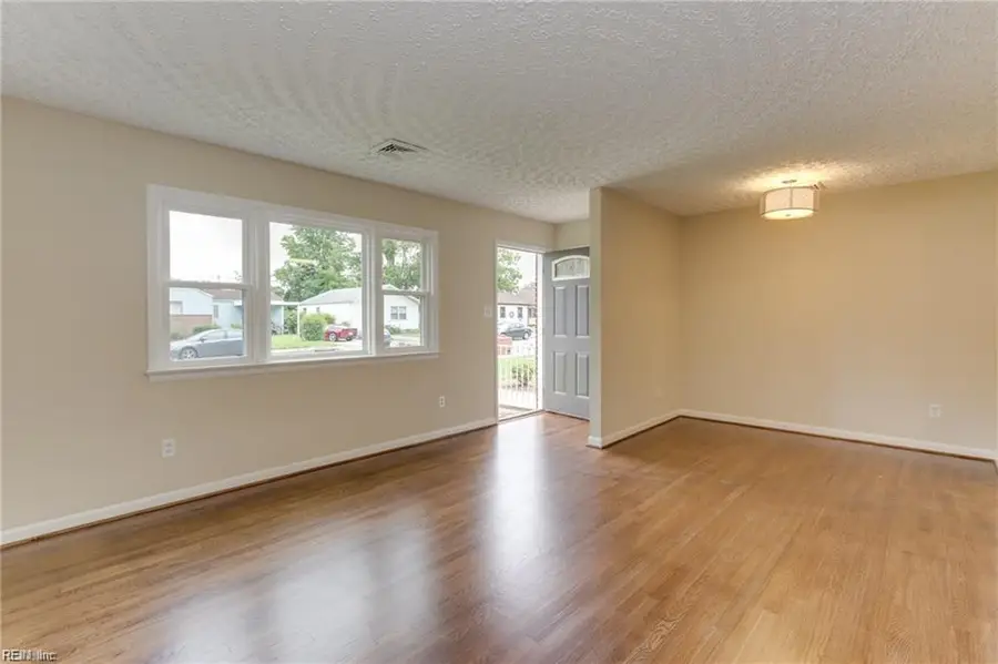 925 South Avenue, Newport News, VA 23605 - #3