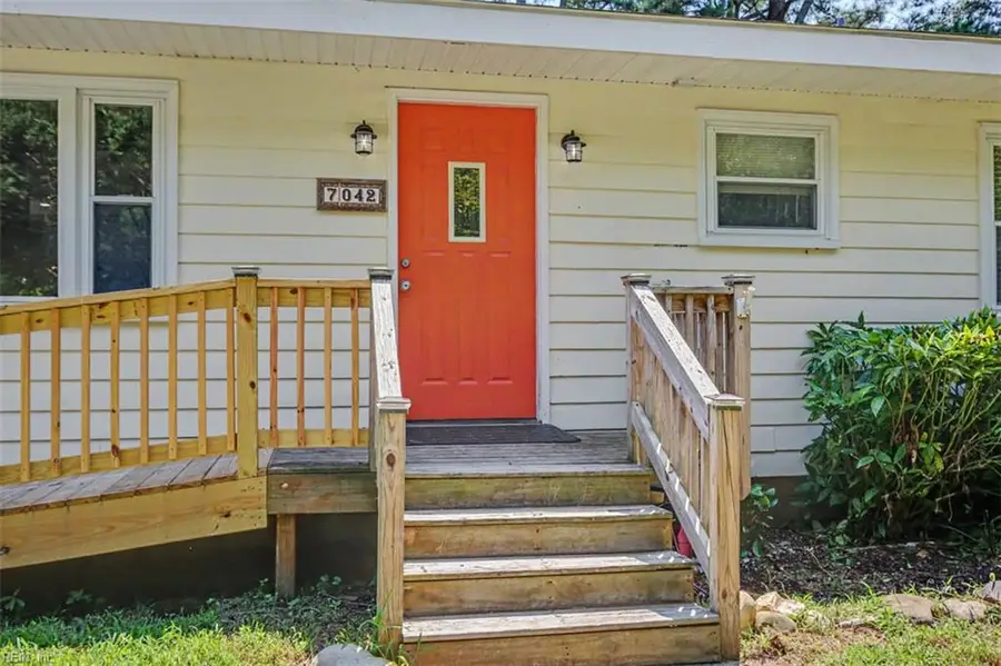 7042 East View Road, Hayes, VA 23072 - #3