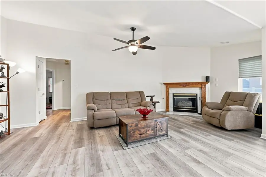 124 Sheffield Way, Newport News, VA 23602 - #2