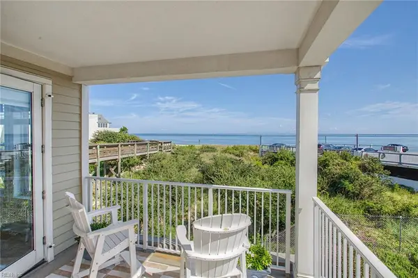 3800 Dupont Circle #206, Virginia Beach, VA 23455