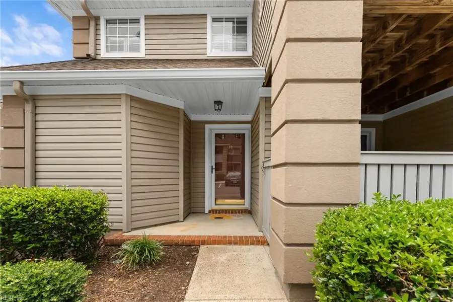 315 Gainsborough Square, Chesapeake, VA 23320 - #2