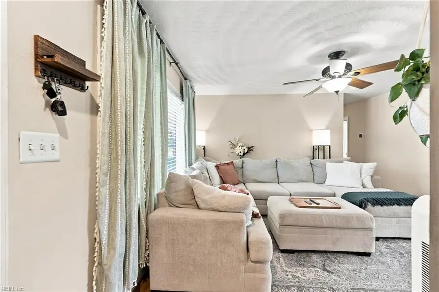202 Sequoia Road, Portsmouth, VA 23701 - #3