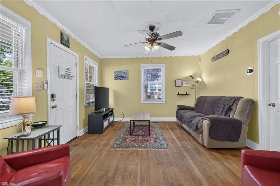 3608 Essex Circle, Norfolk, VA 23513 - #3