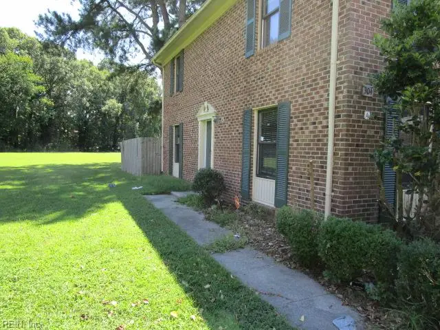 304 Circuit Lane, Newport News, VA 23608 - #3