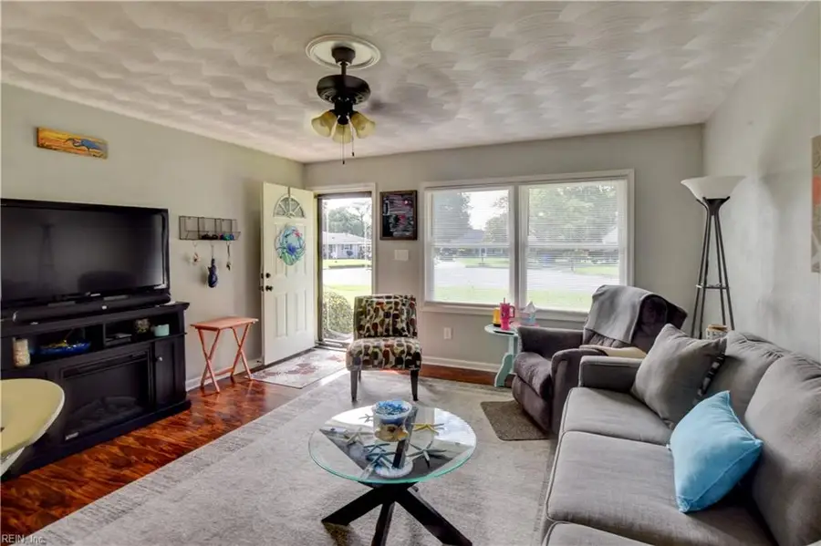 8 Raymond Court, Portsmouth, VA 23703 - #2