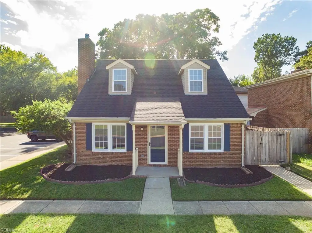 219 Loch Circle #Cir, Hampton, VA 23669 - #1