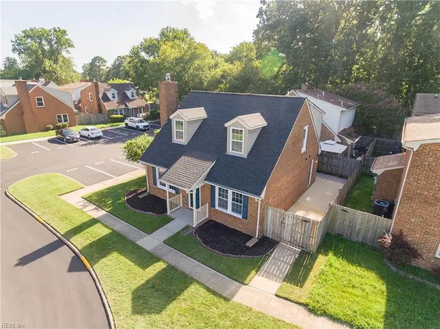 219 Loch Circle #Cir, Hampton, VA 23669 - #2