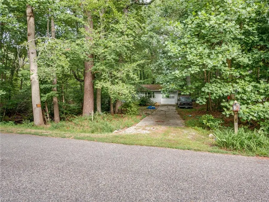 604 E Woodland Drive, Yorktown, VA 23692 - #3