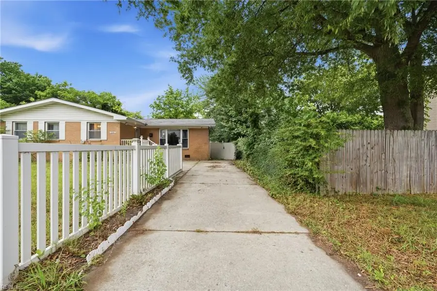 616 Powhatan Parkway, Hampton, VA 23661 - #2