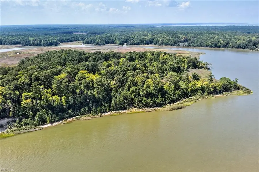 270 Lawnes Neck Drive, Smithfield, VA 23430 - #3