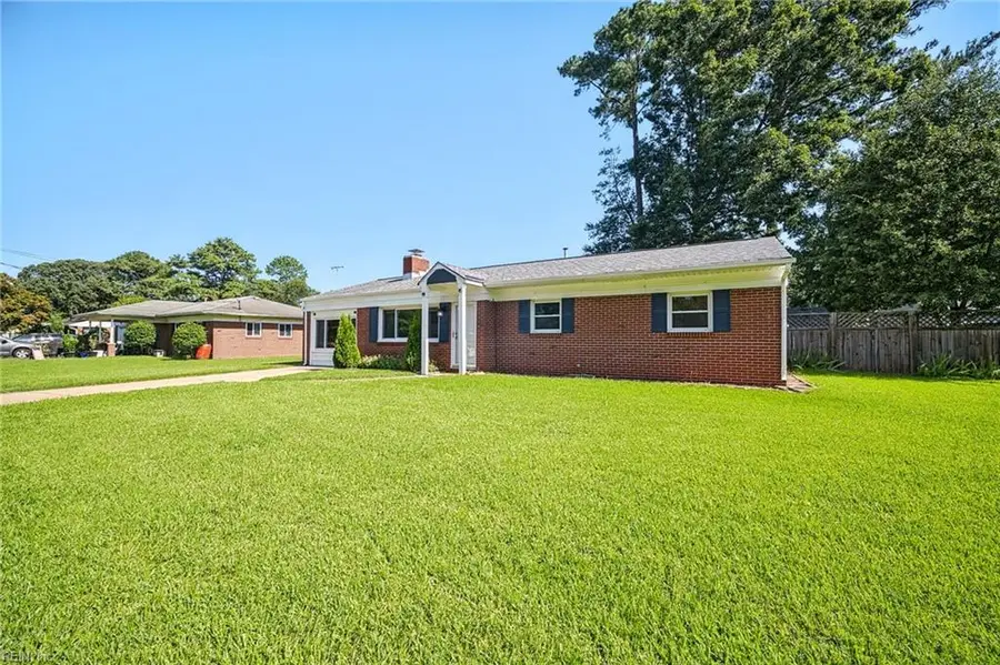 313 Sparrow Road, Chesapeake, VA 23325 - #2