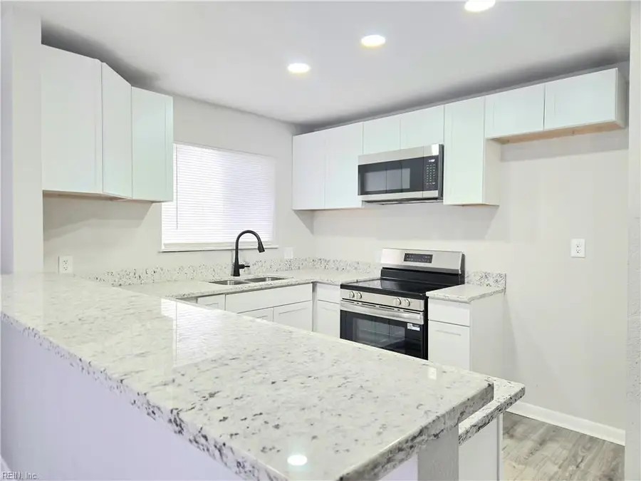 651 26th Street, Newport News, VA 23607 - #2