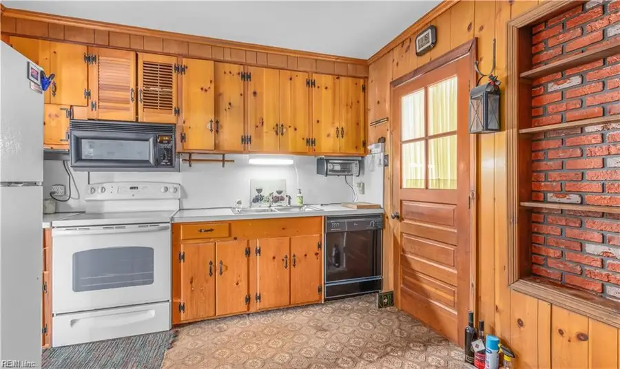 19 Sidney Place, Newport News, VA 23601 - #2