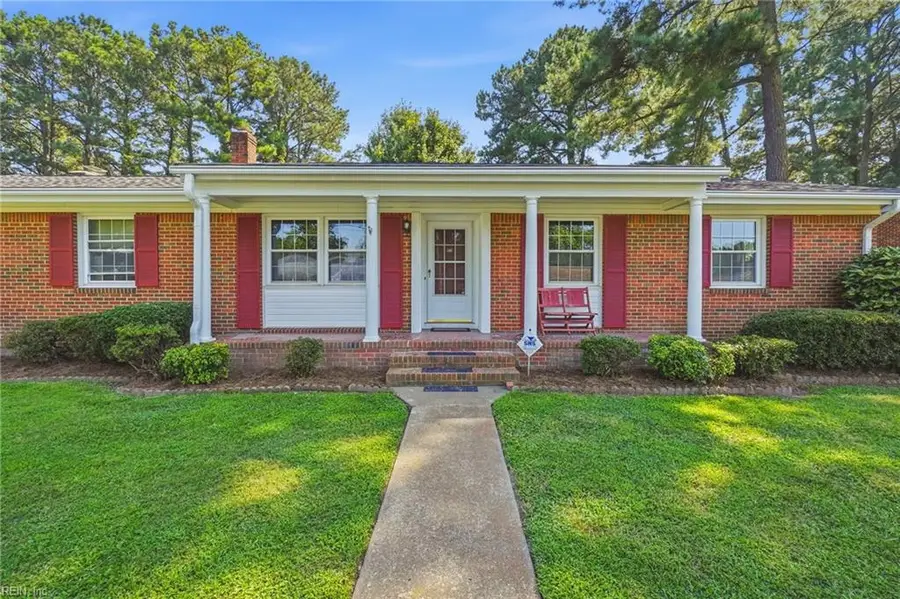 405 Villanova Avenue, Chesapeake, VA 23324 - #3