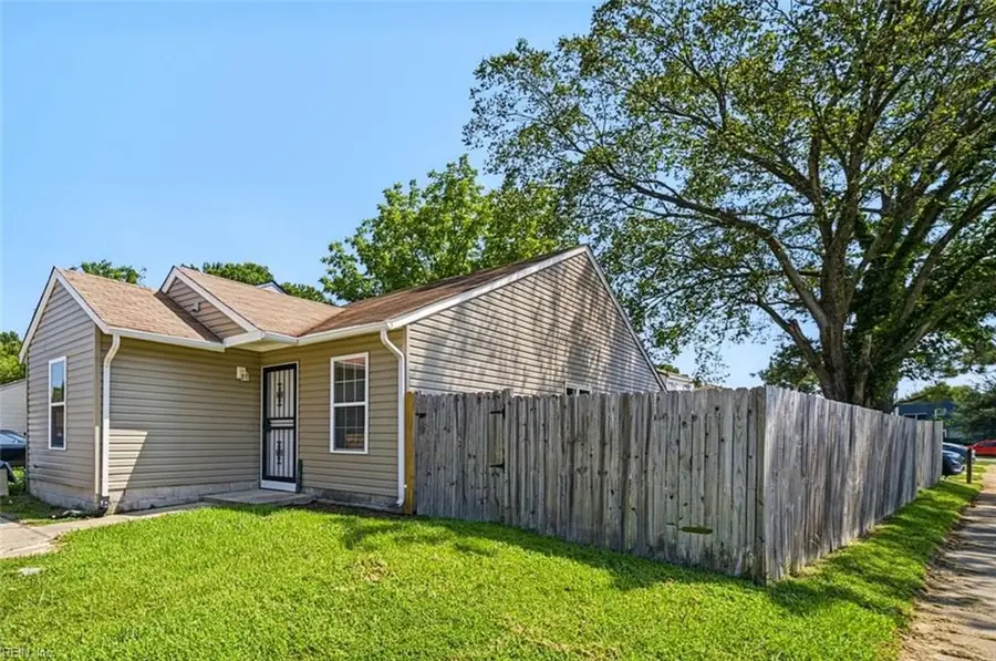 800 Stephanie Court, Virginia Beach, VA 23462 - #2