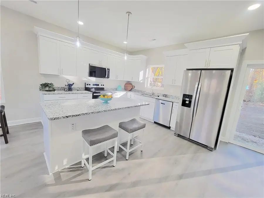 1621 Colonial Avenue, Smithfield, VA 23430 - #2