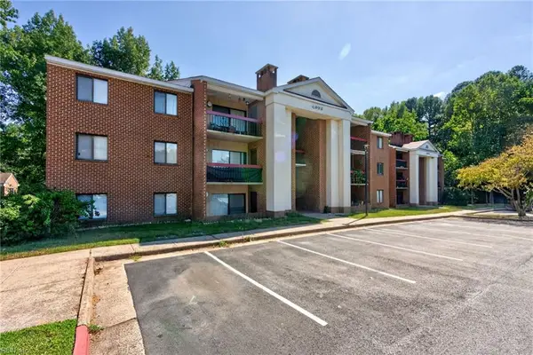 4008 Governors Square #11, Williamsburg, VA 23188