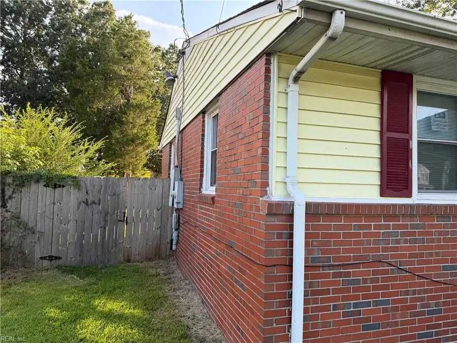 2918 Berkley Avenue, Chesapeake, VA 23325 - #3